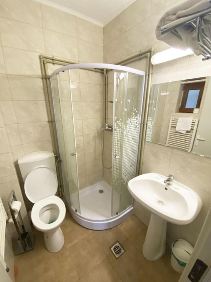 Hotel Casa Romaneasca Otopeni Buitenkant foto