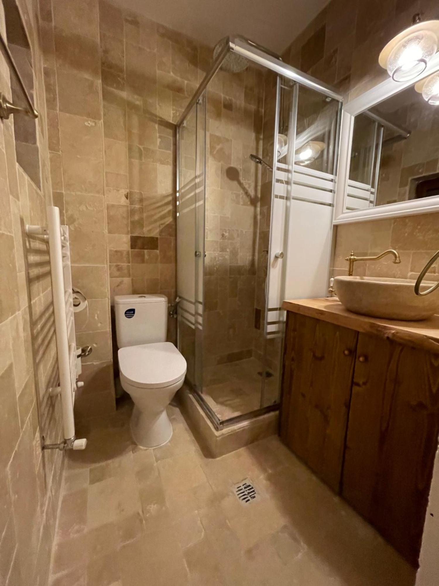 Hotel Casa Romaneasca Otopeni Buitenkant foto